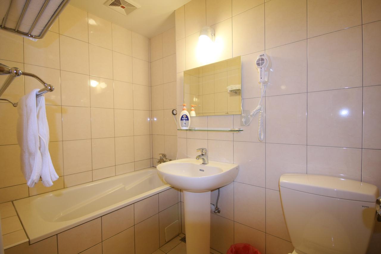 לודונג Lion Hotel מראה חיצוני תמונה